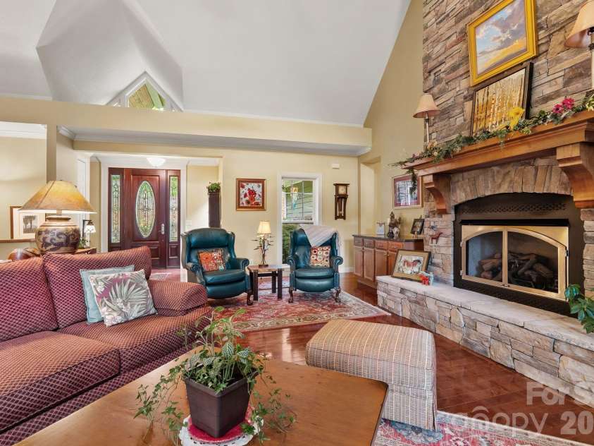 522 Silver Hawk Lane, Weaverville, NC 28787.  MLS# CAR4389288, YatesRealty ID 28715. 