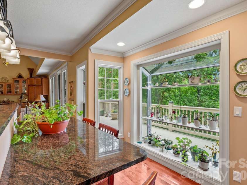 522 Silver Hawk Lane, Weaverville, NC 28787.  MLS# CAR4389288, YatesRealty ID 28715. 