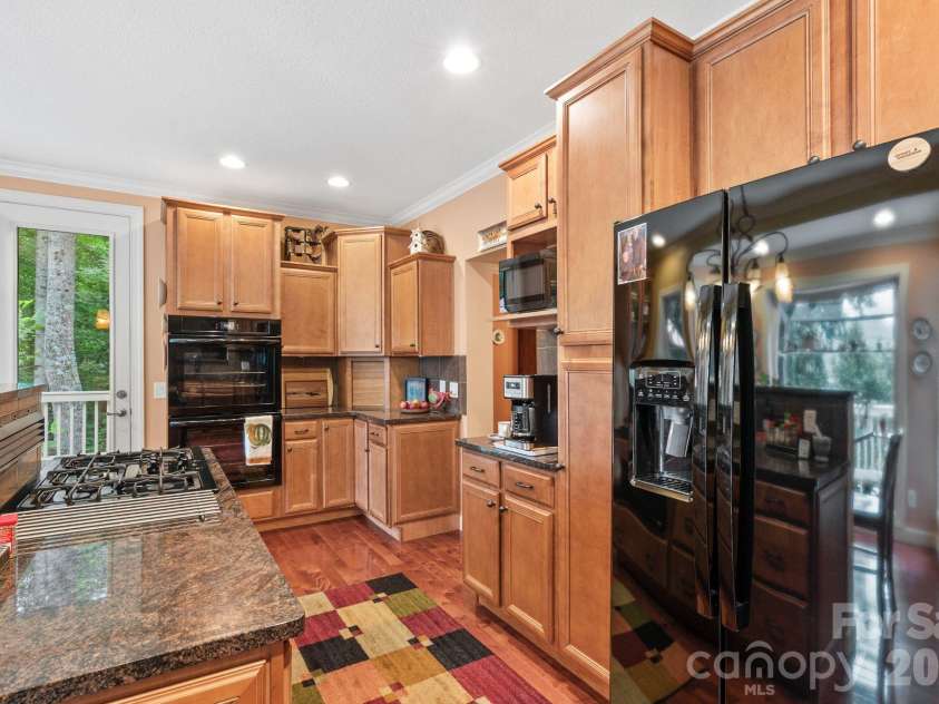 522 Silver Hawk Lane, Weaverville, NC 28787.  MLS# CAR4389288, YatesRealty ID 28715. 