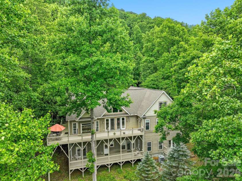 522 Silver Hawk Lane, Weaverville, NC 28787.  MLS# CAR4389288, YatesRealty ID 28715. 