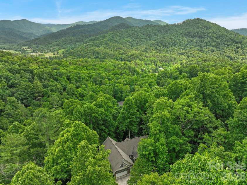 522 Silver Hawk Lane, Weaverville, NC 28787.  MLS# CAR4389288, YatesRealty ID 28715. 