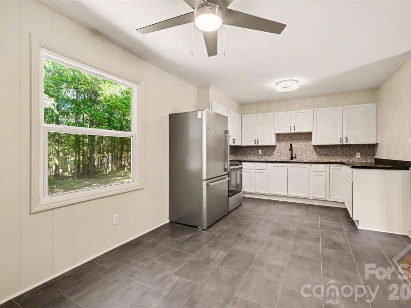 28 Maiden Lane, York, SC 29745.  MLS# CAR4390328, YatesRealty ID 28716. 