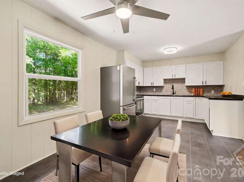 28 Maiden Lane, York, SC 29745.  MLS# CAR4390328, YatesRealty ID 28716. 