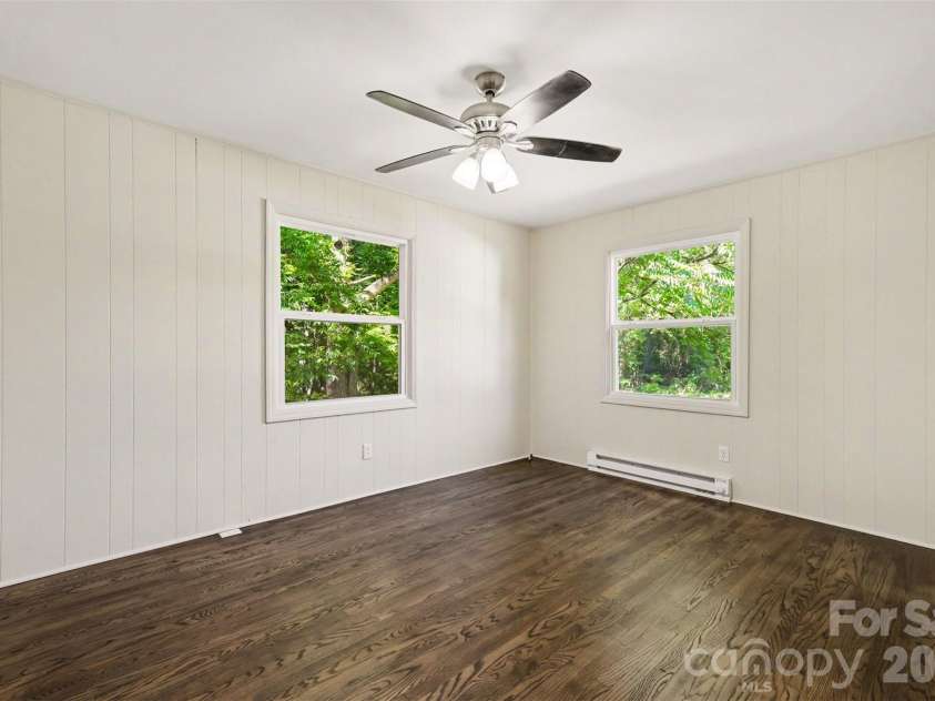 28 Maiden Lane, York, SC 29745.  MLS# CAR4390328, YatesRealty ID 28716. 