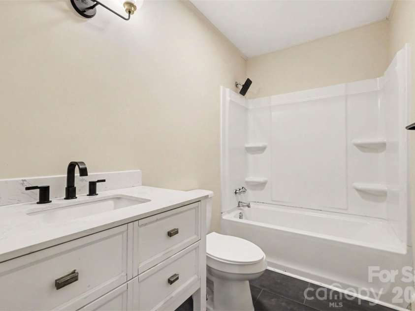 28 Maiden Lane, York, SC 29745.  MLS# CAR4390328, YatesRealty ID 28716. 