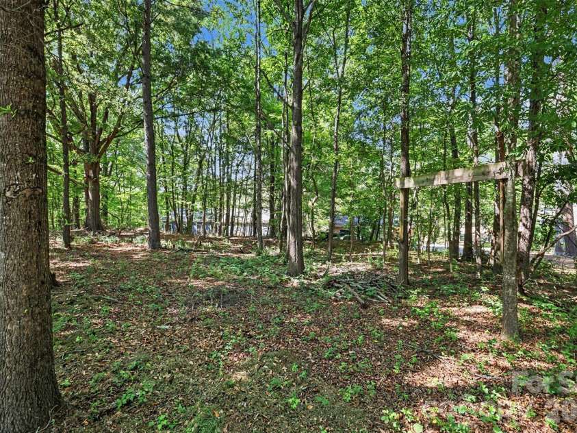 28 Maiden Lane, York, SC 29745.  MLS# CAR4390328, YatesRealty ID 28716. 