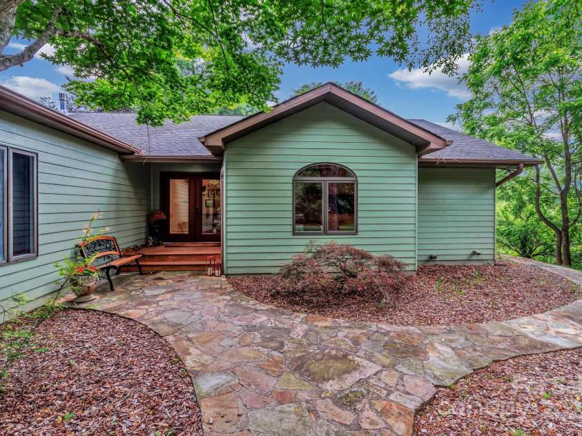 99 Margaret Drive, Leicester, NC 28748.  MLS# CAR4286012, YatesRealty ID 28717. 