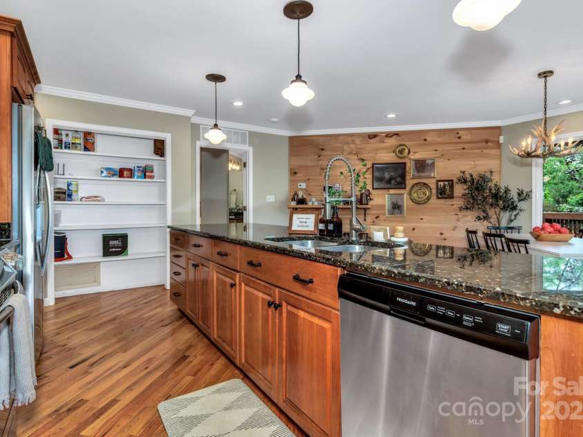 99 Margaret Drive, Leicester, NC 28748.  MLS# CAR4286012, YatesRealty ID 28717. 