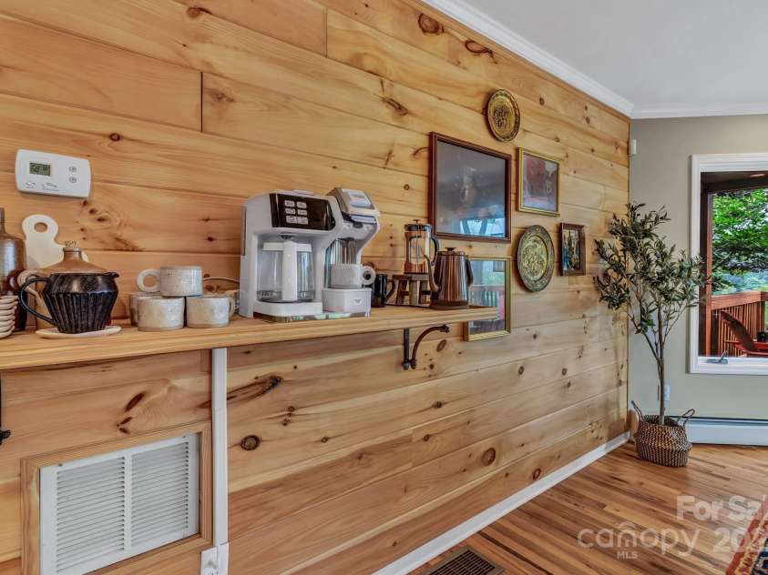 99 Margaret Drive, Leicester, NC 28748.  MLS# CAR4286012, YatesRealty ID 28717. 