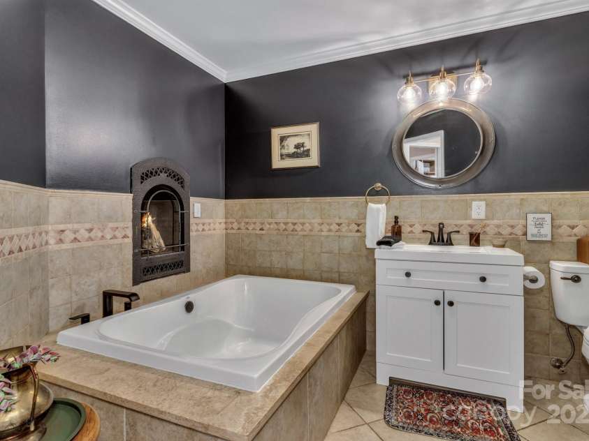 99 Margaret Drive, Leicester, NC 28748.  MLS# CAR4286012, YatesRealty ID 28717. 