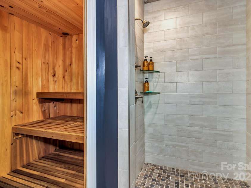 99 Margaret Drive, Leicester, NC 28748.  MLS# CAR4286012, YatesRealty ID 28717. 