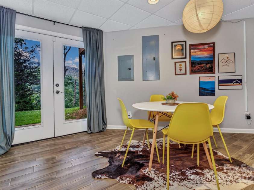 99 Margaret Drive, Leicester, NC 28748.  MLS# CAR4286012, YatesRealty ID 28717. 