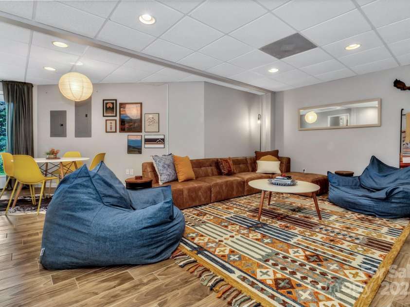 99 Margaret Drive, Leicester, NC 28748.  MLS# CAR4286012, YatesRealty ID 28717. 