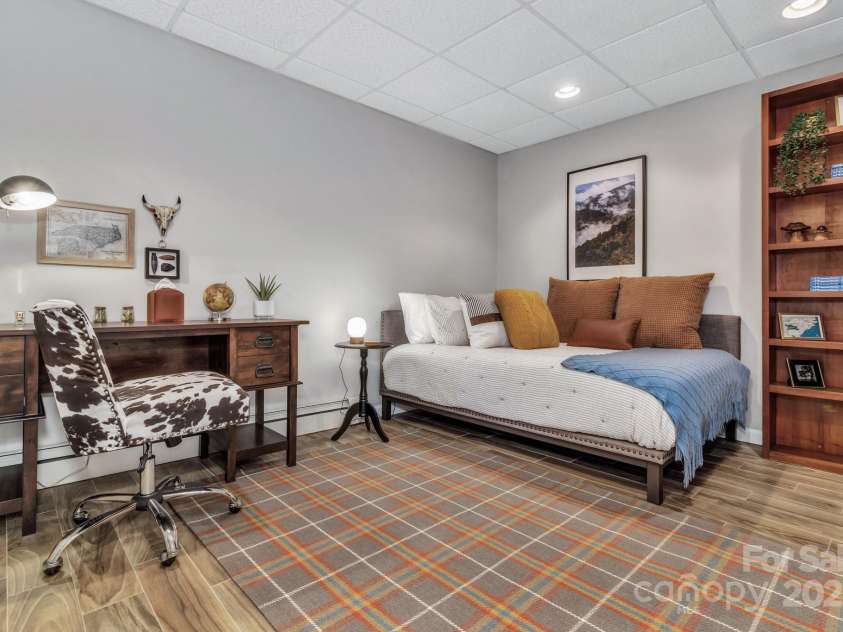 99 Margaret Drive, Leicester, NC 28748.  MLS# CAR4286012, YatesRealty ID 28717. 