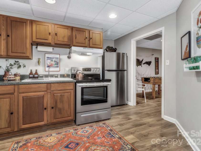 99 Margaret Drive, Leicester, NC 28748.  MLS# CAR4286012, YatesRealty ID 28717. 