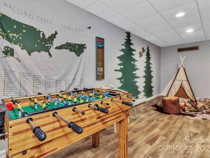 99 Margaret Drive, Leicester, NC 28748.  MLS# CAR4286012, YatesRealty ID 28717. 