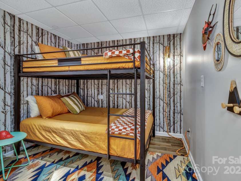 99 Margaret Drive, Leicester, NC 28748.  MLS# CAR4286012, YatesRealty ID 28717. 