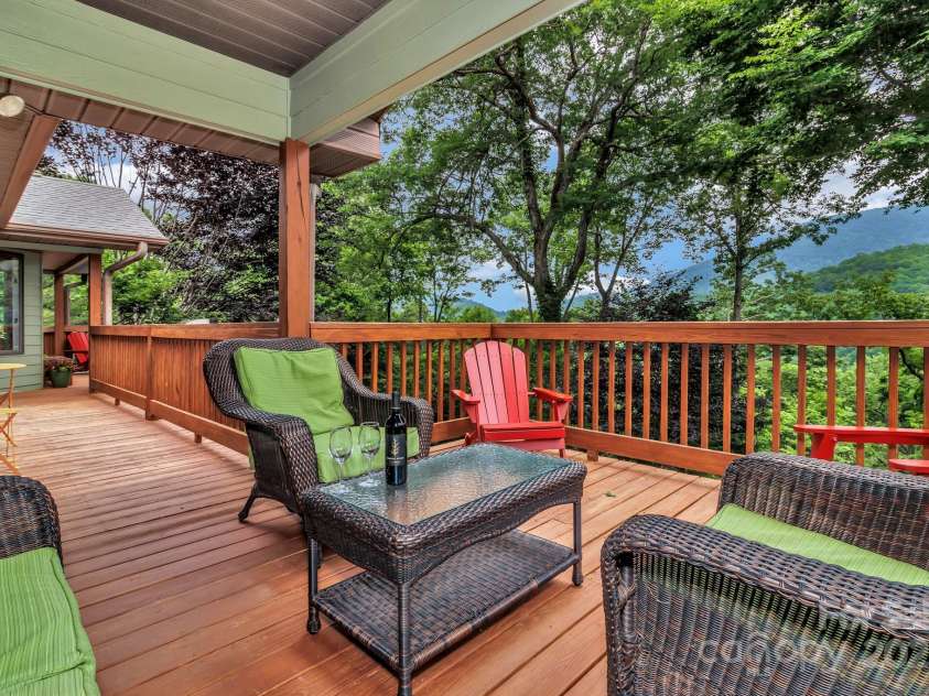 99 Margaret Drive, Leicester, NC 28748.  MLS# CAR4286012, YatesRealty ID 28717. 