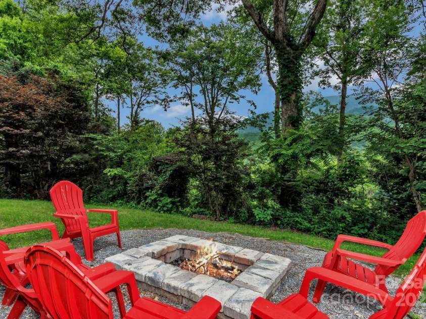 99 Margaret Drive, Leicester, NC 28748.  MLS# CAR4286012, YatesRealty ID 28717. 