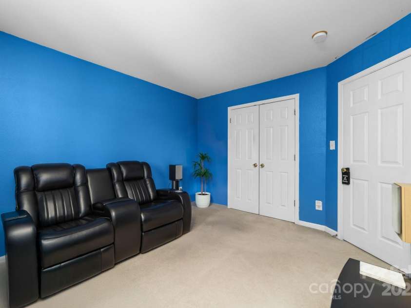4313 Eaves Lane, Charlotte, NC 28215.  MLS# CAR4285033, YatesRealty ID 28718. 