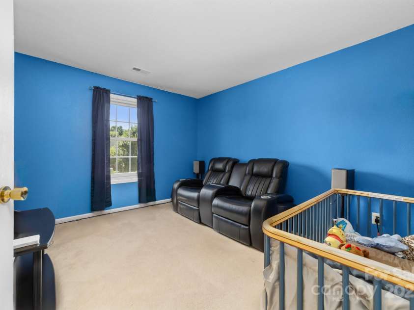 4313 Eaves Lane, Charlotte, NC 28215.  MLS# CAR4285033, YatesRealty ID 28718. Upstairs Bedroom