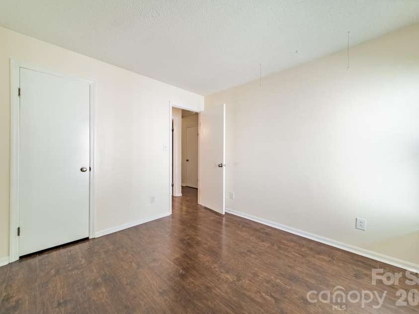 9605 Vinca Circle, Charlotte, NC 28213.  MLS# CAR4385047, YatesRealty ID 28719. Primary bedroom with double closet