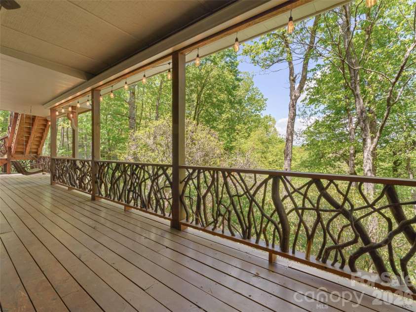 67 Ossarooga Court, Brevard, NC 28712.  MLS# CAR4338339, YatesRealty ID 2872. 