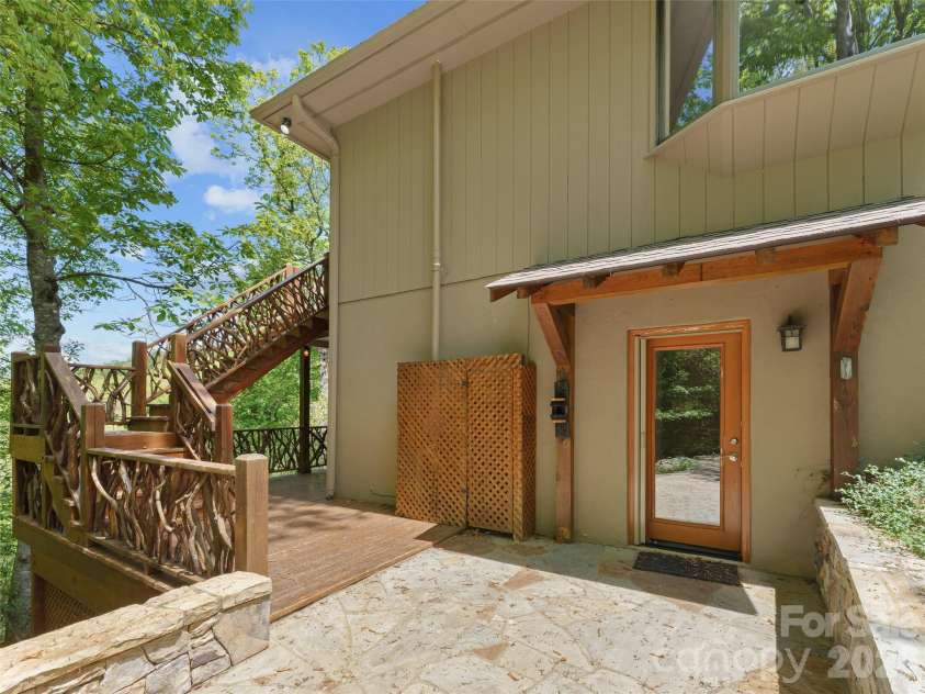 67 Ossarooga Court, Brevard, NC 28712.  MLS# CAR4338339, YatesRealty ID 2872. 