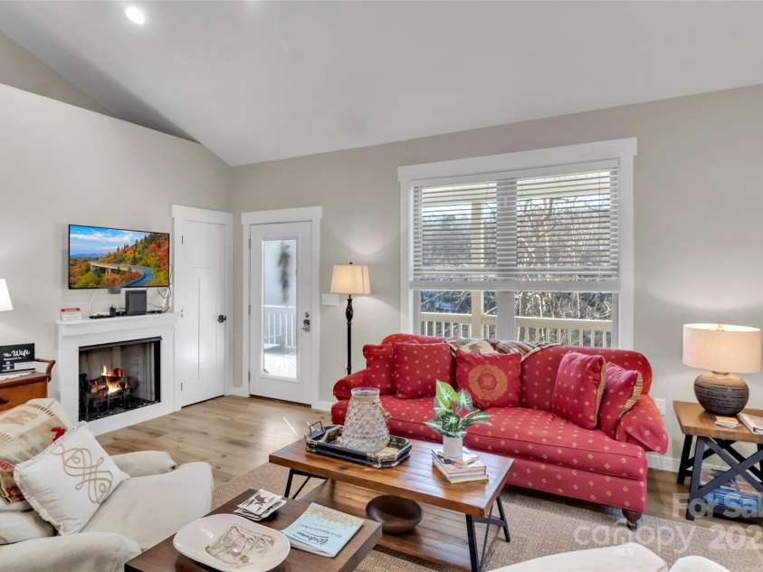 78 Rio Bravo Drive, Sylva, NC 28779.  MLS# CAR4210987, YatesRealty ID 2872. 