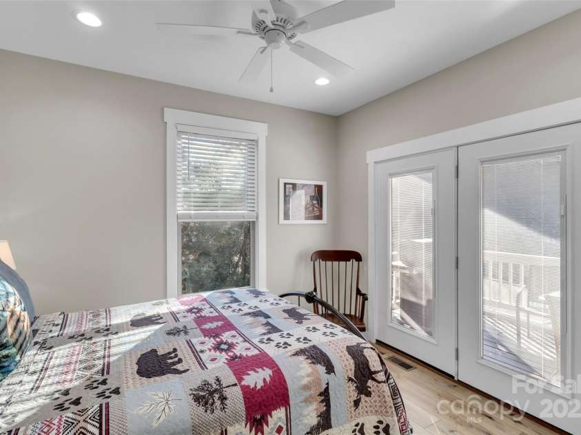 78 Rio Bravo Drive, Sylva, NC 28779.  MLS# CAR4210987, YatesRealty ID 2872. 