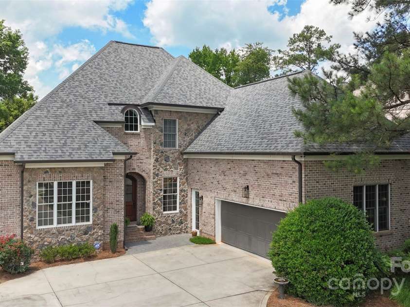 6132 Sharon Road, Charlotte, NC 28210.  MLS# CAR4259288, YatesRealty ID 28720. 6132 Sharon Road