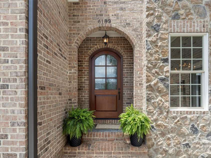 6132 Sharon Road, Charlotte, NC 28210.  MLS# CAR4259288, YatesRealty ID 28720. 