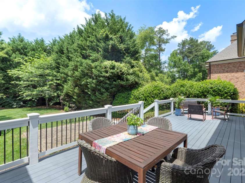 6132 Sharon Road, Charlotte, NC 28210.  MLS# CAR4259288, YatesRealty ID 28720. 