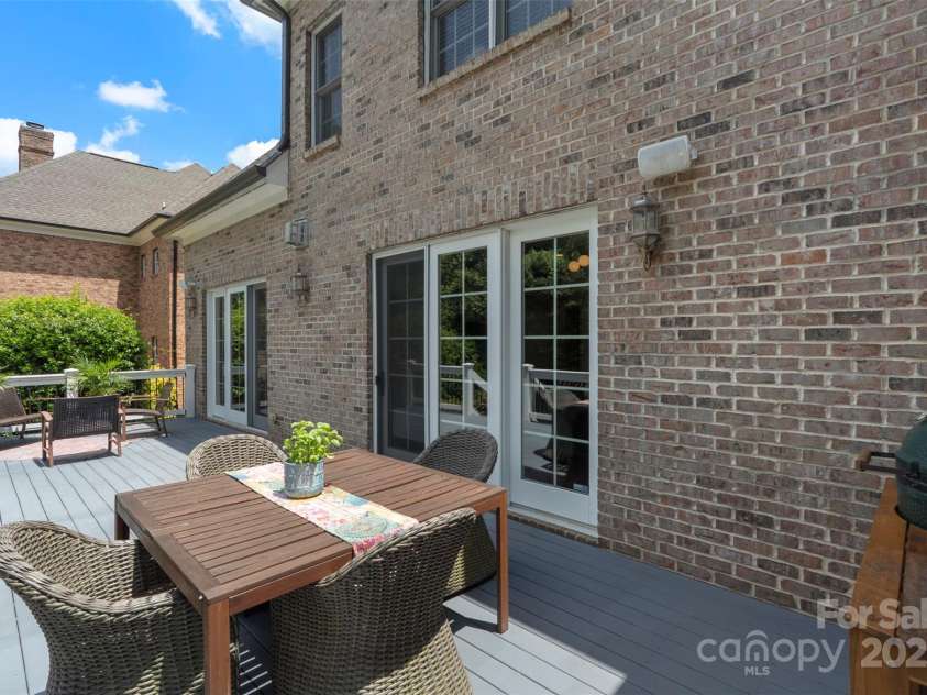 6132 Sharon Road, Charlotte, NC 28210.  MLS# CAR4259288, YatesRealty ID 28720. 