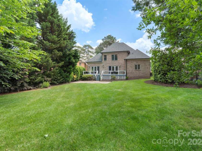 6132 Sharon Road, Charlotte, NC 28210.  MLS# CAR4259288, YatesRealty ID 28720. 