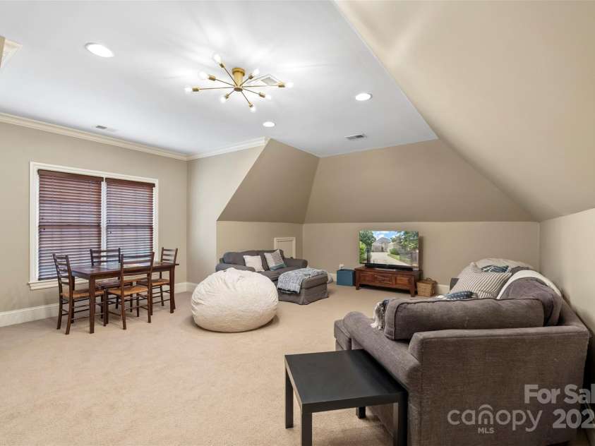 6132 Sharon Road, Charlotte, NC 28210.  MLS# CAR4259288, YatesRealty ID 28720. 