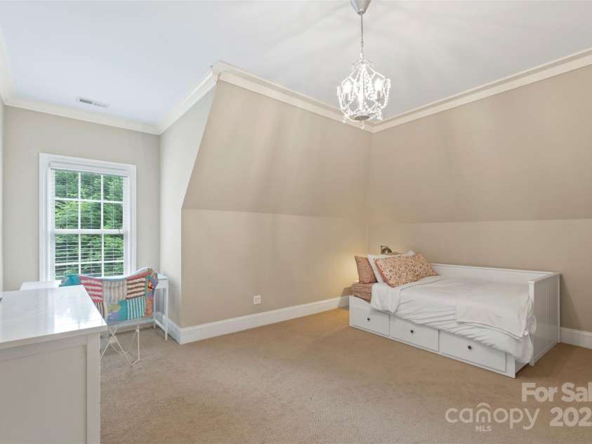 6132 Sharon Road, Charlotte, NC 28210.  MLS# CAR4259288, YatesRealty ID 28720. 