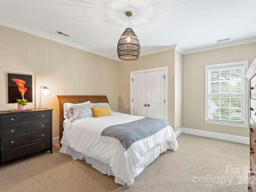 6132 Sharon Road, Charlotte, NC 28210.  MLS# CAR4259288, YatesRealty ID 28720. 