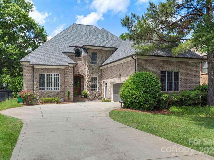 6132 Sharon Road, Charlotte, NC 28210.  MLS# CAR4259288, YatesRealty ID 28720. 