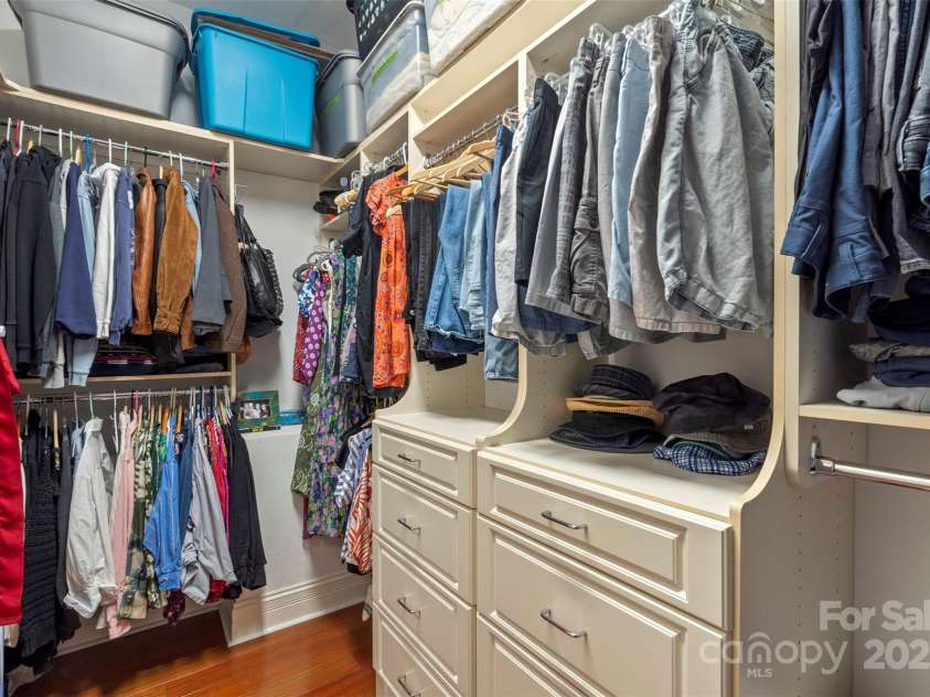 6132 Sharon Road, Charlotte, NC 28210.  MLS# CAR4259288, YatesRealty ID 28720. Custom Closet systems