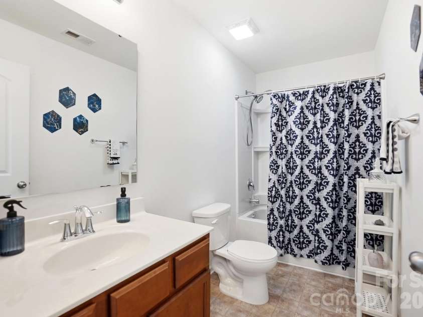 7095 Sonja Drive, Clover, SC 29710.  MLS# CAR4350064, YatesRealty ID 28721. Guest bath