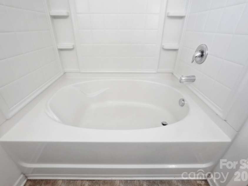7095 Sonja Drive, Clover, SC 29710.  MLS# CAR4350064, YatesRealty ID 28721. Spa tub