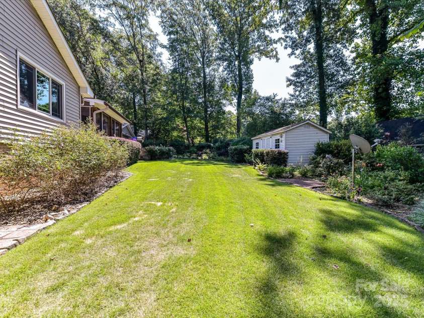 1047 Honeybee Trail, Fort Mill, SC 29715.  MLS# CAR4276213, YatesRealty ID 28722. 