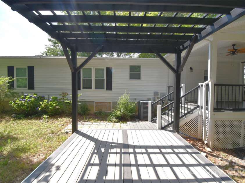 6264 Burnhurst Lane, Denver, NC 28037.  MLS# CAR4280952, YatesRealty ID 28723. 