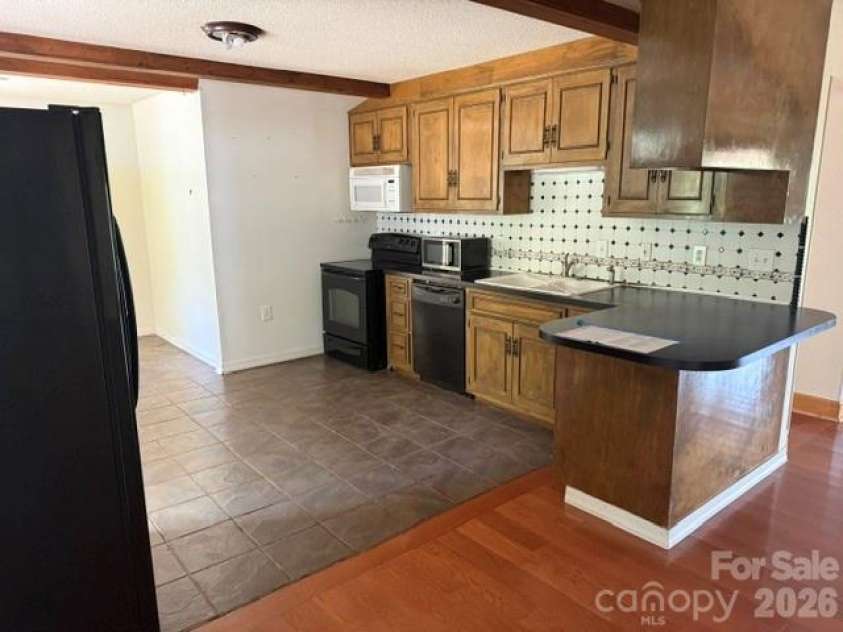 1764 Spurgeon Road, Hickory, NC 28602.  MLS# CAR4390819, YatesRealty ID 28725. 