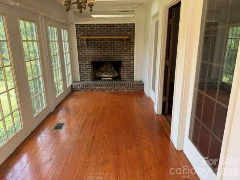 1764 Spurgeon Road, Hickory, NC 28602.  MLS# CAR4390819, YatesRealty ID 28725. 