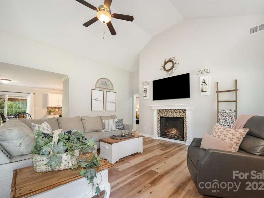 551 Sand Trap Drive, York, SC 29745.  MLS# CAR4274001, YatesRealty ID 28726. 