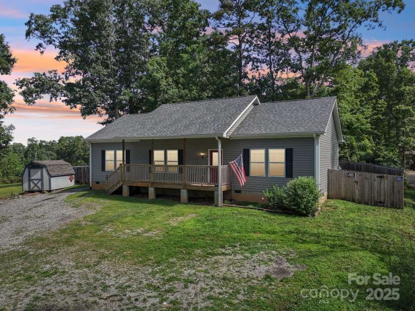 10 Memory Lane, Arden, NC 28704.  MLS# CAR4280435, YatesRealty ID 28727. 