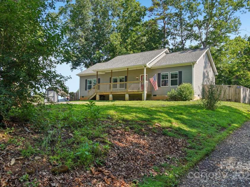 10 Memory Lane, Arden, NC 28704.  MLS# CAR4280435, YatesRealty ID 28727. 