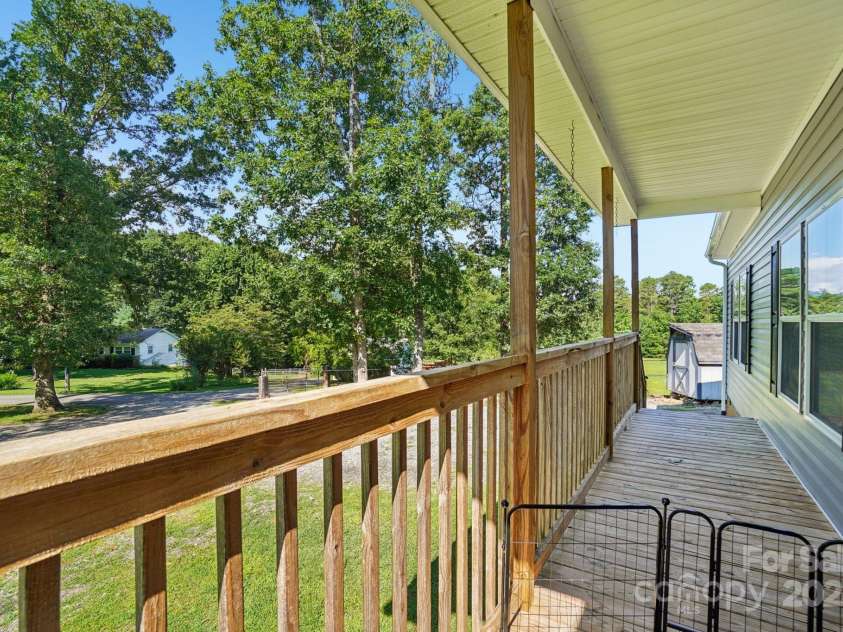10 Memory Lane, Arden, NC 28704.  MLS# CAR4280435, YatesRealty ID 28727. 